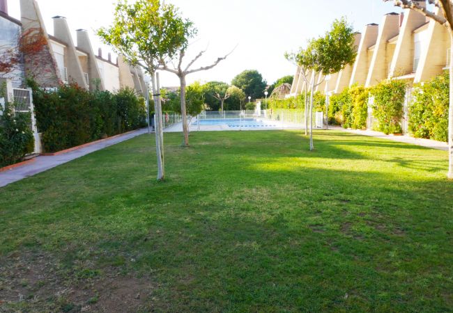 casa corinto con jardín casa corinto con jardín