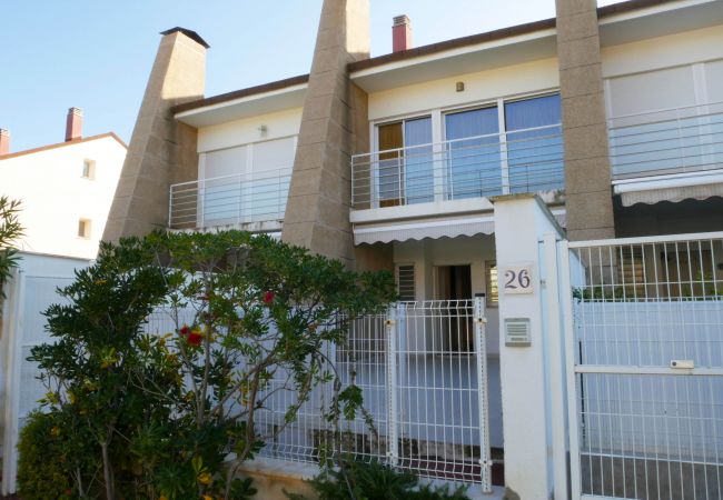 Bungalow en Sagunto - Adosado con piscina y jardín en Corinto playa Bungalow en Sagunto - Adosado con piscina y jardín en Corinto playa