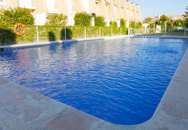 Bungalow en Sagunto - Adosado con piscina y jardín en Corinto playa Bungalow en Sagunto - Adosado con piscina y jardín en Corinto playa