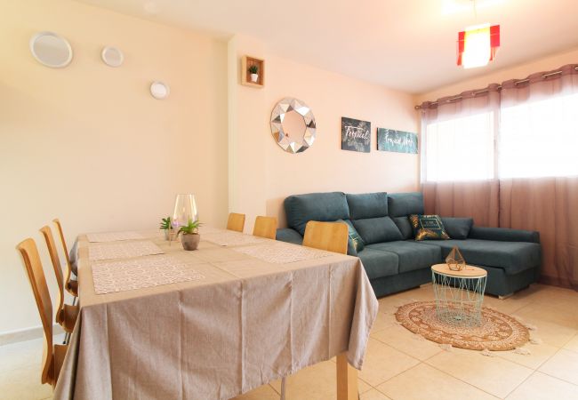 Adosado con salón comedor amplio y luminoso Adosado con salón comedor amplio y luminoso
