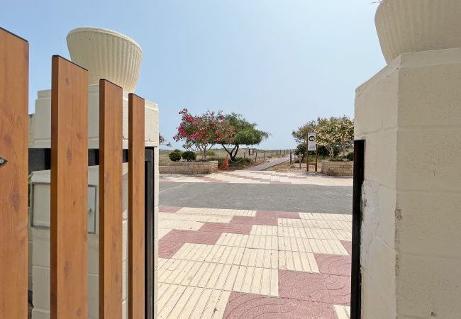 Apartamento en Canet d´en berenguer - Global Properties: Apartamento en primera línea de playa, Canet de Berenguer Apartamento en Canet d´en berenguer - Global Properties: Apartamento en primera línea de playa, Canet de Berenguer