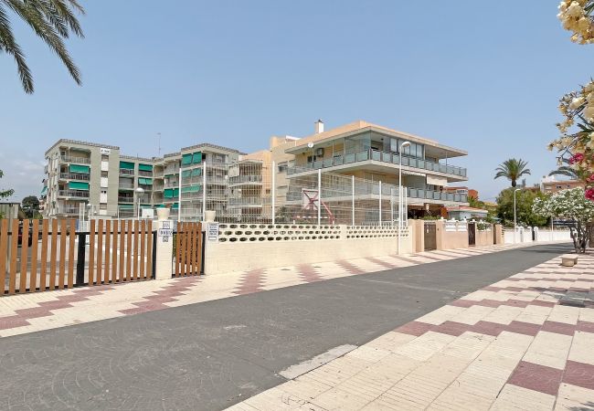 Apartamento en Canet d´en berenguer - Global Properties: Apartamento en primera línea de playa, Canet de Berenguer Apartamento en Canet d´en berenguer - Global Properties: Apartamento en primera línea de playa, Canet de Berenguer