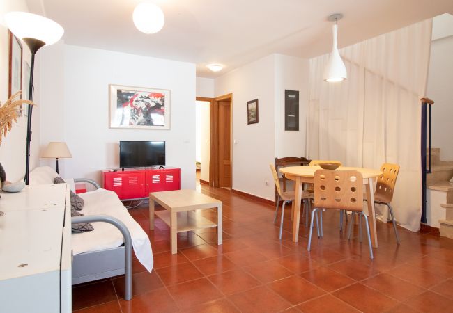 Apartamento en Sagunto - Global Properties: Apartamento con piscina en playa Corinto