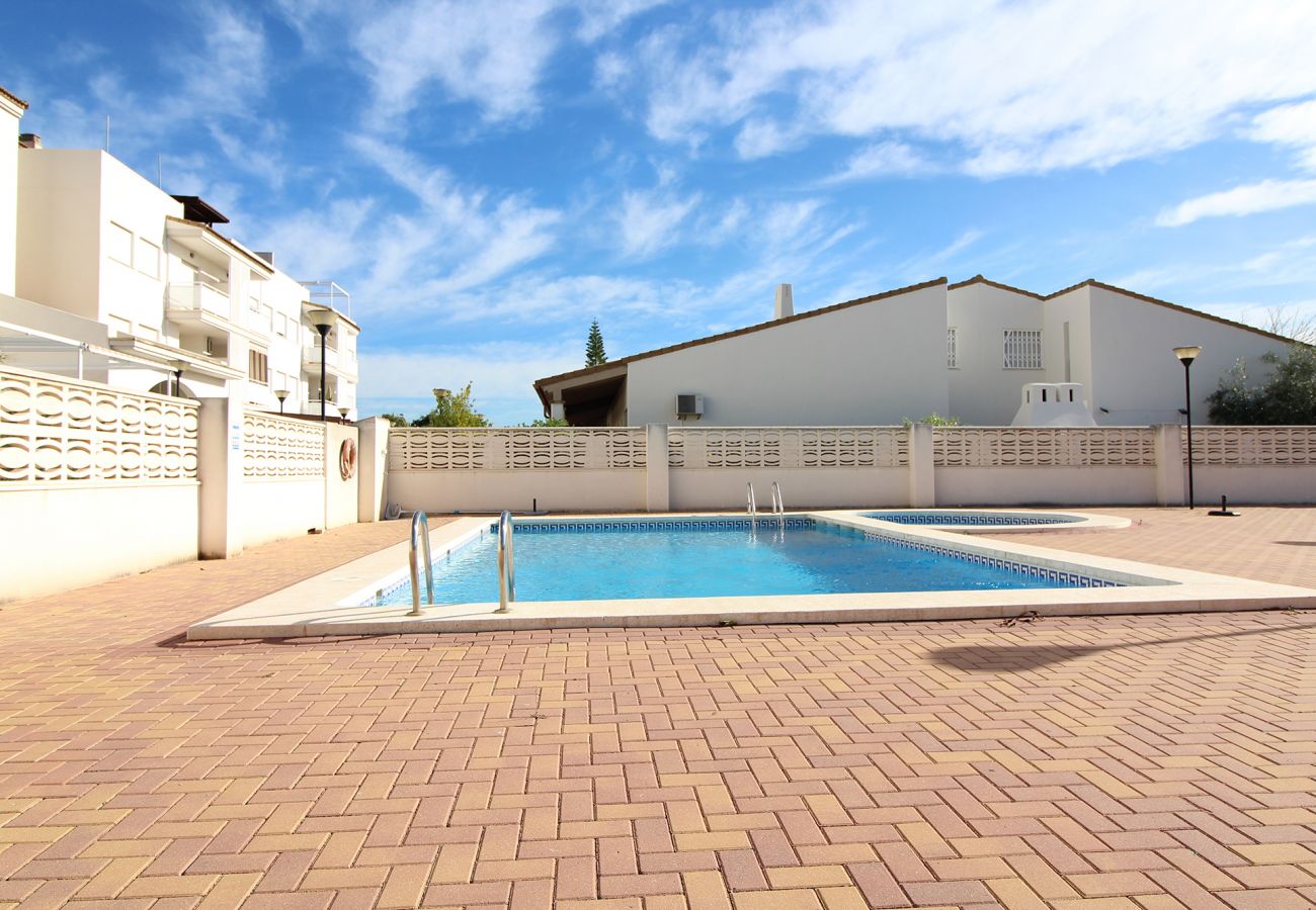 Apartamento en Sagunto - Global Properties: Apartamento con piscina en la playa de Corinto  Apartamento en Sagunto - Global Properties: Apartamento con piscina en la playa de Corinto