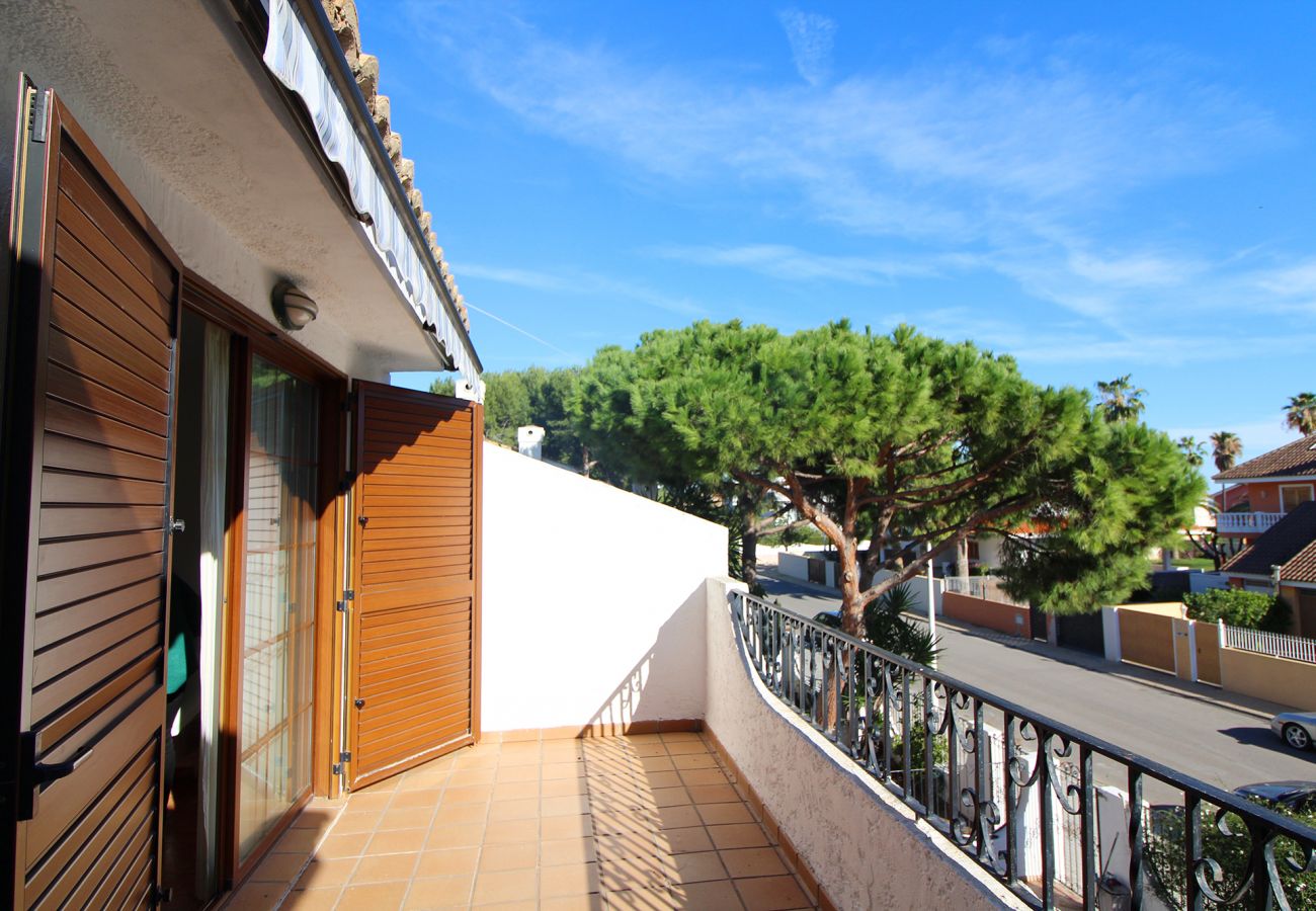 Bungalow en Sagunto - Global Properties: Adosado en la playa con piscina  Bungalow en Sagunto - Global Properties: Adosado en la playa con piscina