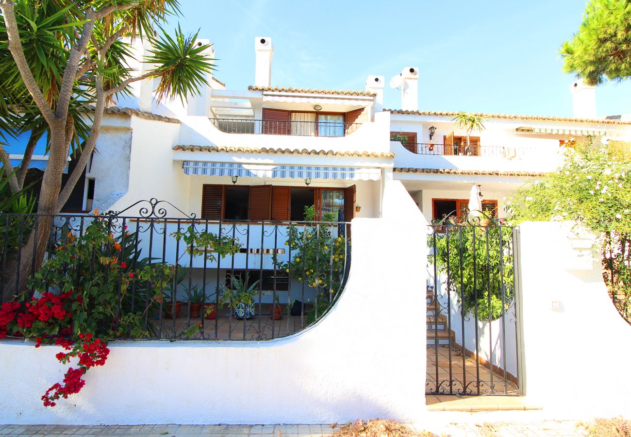 Bungalow en Sagunto - Global Properties: Adosado en la playa con piscina  Bungalow en Sagunto - Global Properties: Adosado en la playa con piscina
