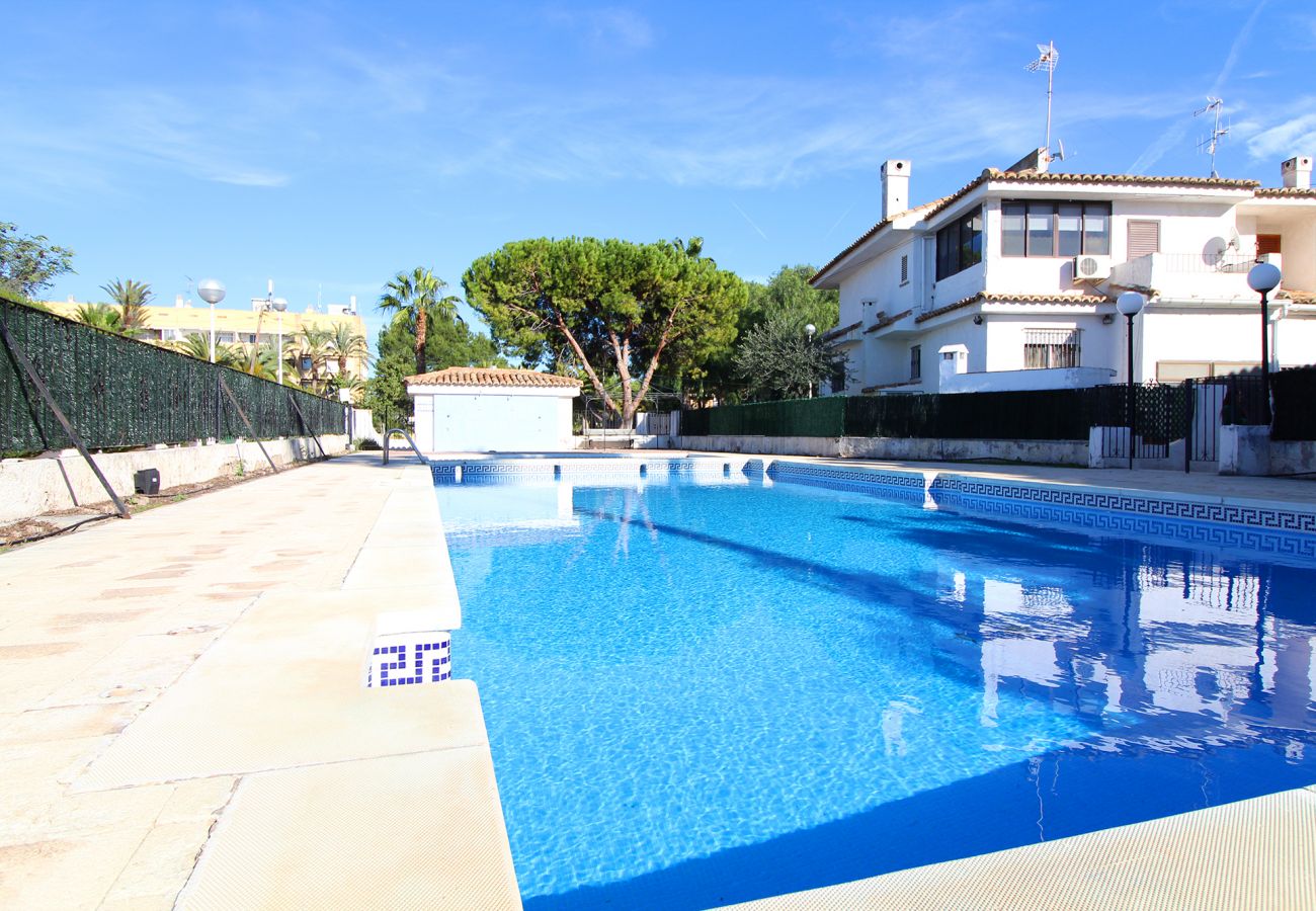 Bungalow en Sagunto - Global Properties: Adosado en la playa con piscina  Bungalow en Sagunto - Global Properties: Adosado en la playa con piscina