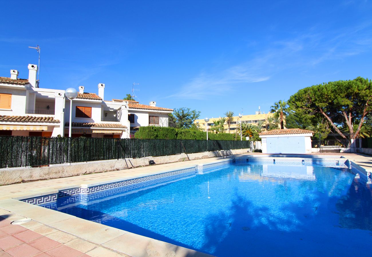 Bungalow en Sagunto - Global Properties: Adosado en la playa con piscina  Bungalow en Sagunto - Global Properties: Adosado en la playa con piscina