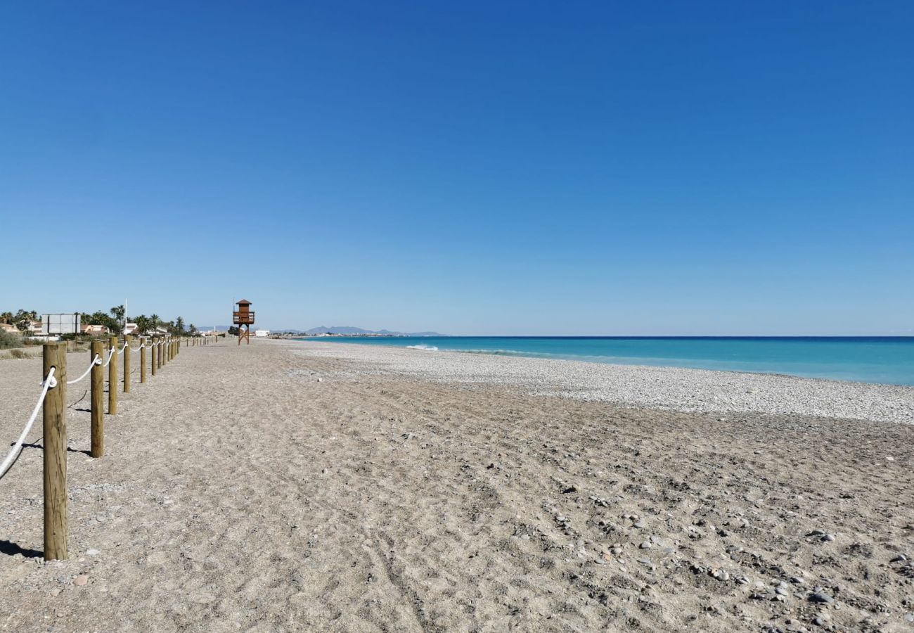 Bungalow en Sagunto - Global Properties: Adosado en la playa con piscina  Bungalow en Sagunto - Global Properties: Adosado en la playa con piscina