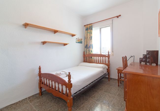 Apartamento en Canet d´en berenguer - Global Properties: Apartamento con terraza y piscina en primera línea de playa Apartamento en Canet d´en berenguer - Global Properties: Apartamento con terraza y piscina en primera línea de playa