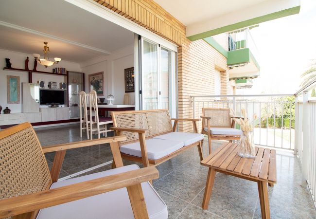Apartamento en Canet d´en berenguer - Global Properties: Apartamento con terraza y piscina en primera línea de playa Apartamento en Canet d´en berenguer - Global Properties: Apartamento con terraza y piscina en primera línea de playa