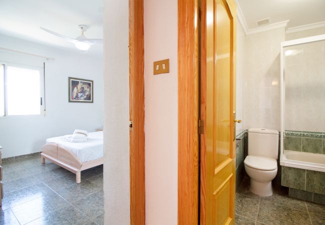 Apartamento en Canet d´en berenguer - Global Properties: Apartamento con terraza y piscina en primera línea de playa Apartamento en Canet d´en berenguer - Global Properties: Apartamento con terraza y piscina en primera línea de playa
