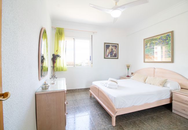 Apartamento en Canet d´en berenguer - Global Properties: Apartamento con terraza y piscina en primera línea de playa Apartamento en Canet d´en berenguer - Global Properties: Apartamento con terraza y piscina en primera línea de playa