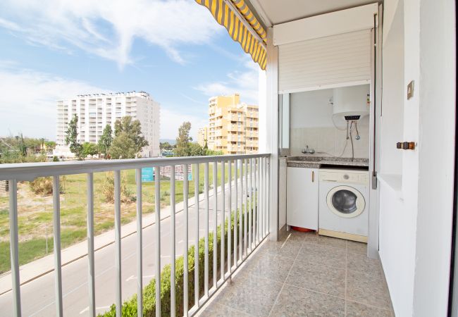 Apartamento en Canet d´en berenguer - Global Properties: Apartamento con terraza y piscina en primera línea de playa Apartamento en Canet d´en berenguer - Global Properties: Apartamento con terraza y piscina en primera línea de playa