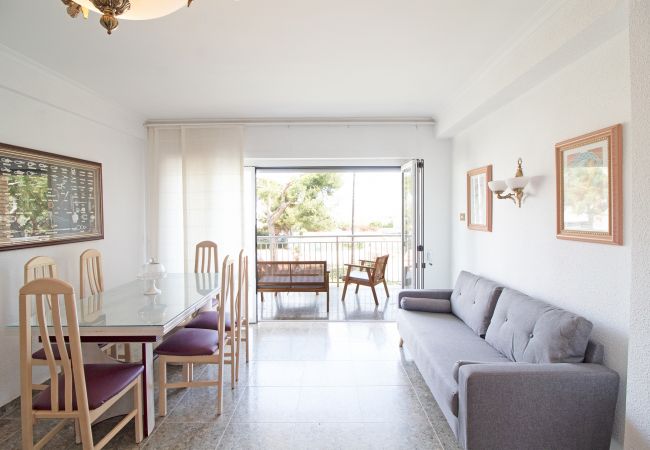 Apartamento en Canet d´en berenguer - Global Properties: Apartamento con terraza y piscina en primera línea de playa Apartamento en Canet d´en berenguer - Global Properties: Apartamento con terraza y piscina en primera línea de playa