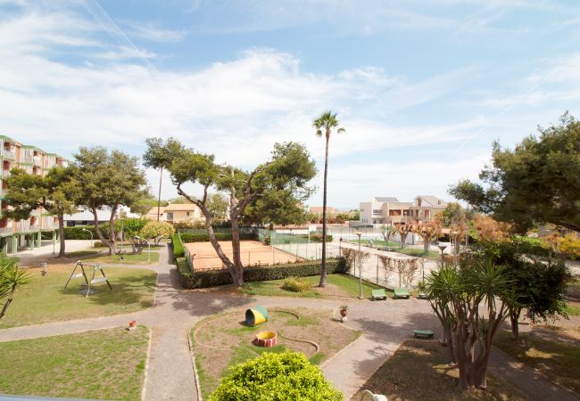 Apartamento en Canet d´en berenguer - Global Properties: Apartamento con terraza y piscina en primera línea de playa Apartamento en Canet d´en berenguer - Global Properties: Apartamento con terraza y piscina en primera línea de playa
