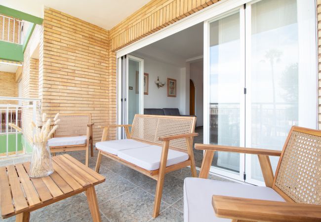 Apartamento en Canet d´en berenguer - Global Properties: Apartamento con terraza y piscina en primera línea de playa Apartamento en Canet d´en berenguer - Global Properties: Apartamento con terraza y piscina en primera línea de playa