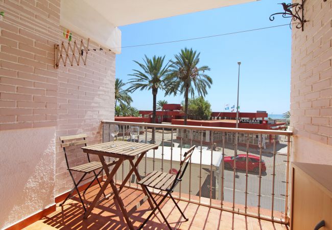 Apartamento en Puerto de Sagunto - Global Properties: Apartamento en primera línea, playa Puerto de Sagunto