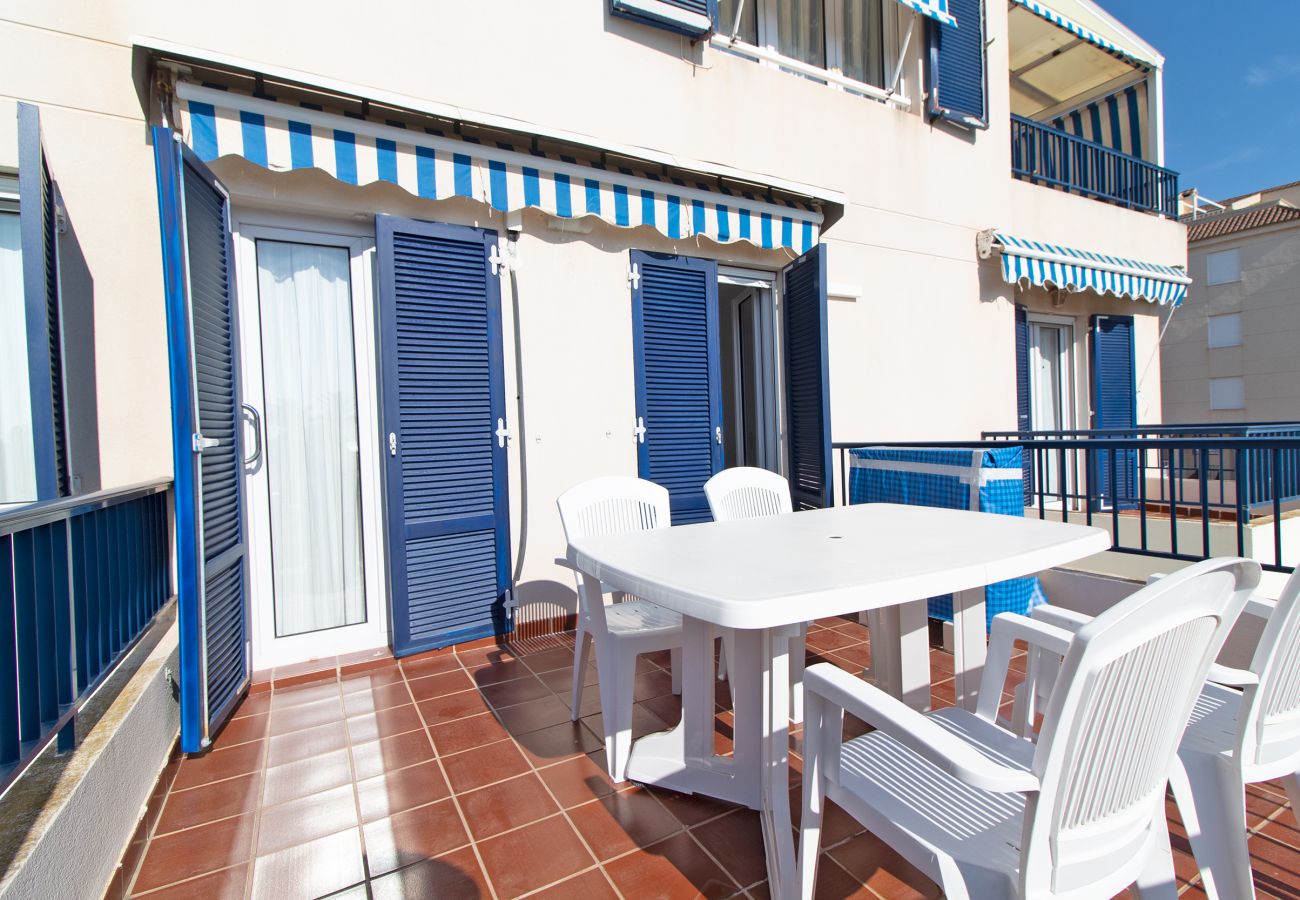 Apartamento en Canet d´en berenguer - Global Properties: Precioso apartamento con terraza y vistas al mar