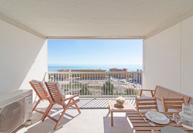 Apartamento en Canet d´en berenguer - Global Properties: Moderno apartamento con terraza y vistas al mar
