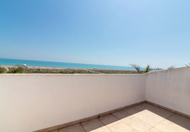 Bungalow en Sagunto - Global Properties: Adosado en primera línea de playa con vistas al mar Bungalow en Sagunto - Global Properties: Adosado en primera línea de playa con vistas al mar