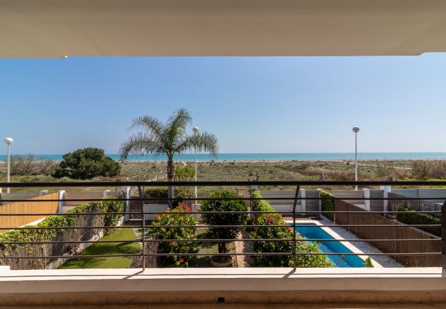 Bungalow en Sagunto - Global Properties: Adosado en primera línea de playa con vistas al mar Bungalow en Sagunto - Global Properties: Adosado en primera línea de playa con vistas al mar