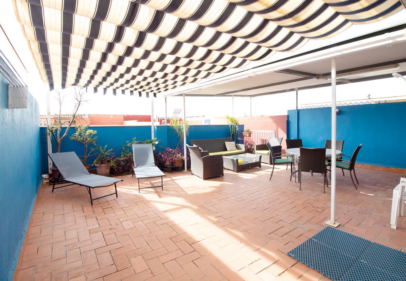 Apartamento en Canet d´en berenguer - Global Properties: Ático con gran terraza y barbacoa