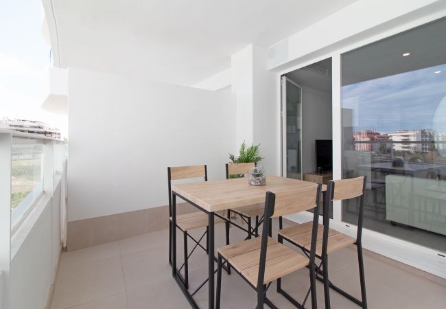Apartamento en Canet d´en berenguer -  Global Properties: Apartamento con terraza y vistas a la piscina en Gran Canet Apartamento en Canet d´en berenguer -  Global Properties: Apartamento con terraza y vistas a la piscina en Gran Canet