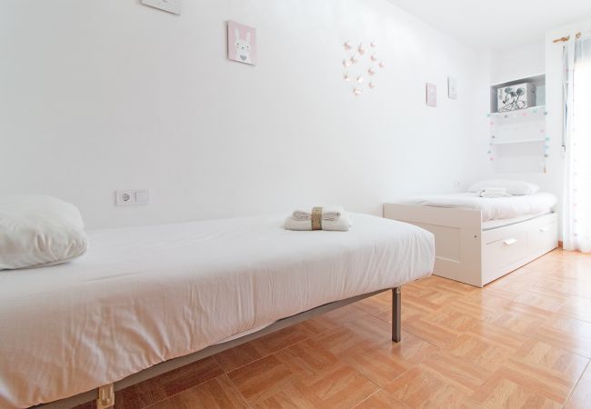 Apartamento en Canet d´en berenguer - Global Properties: Apartamento para 5 personas con terraza y barbacoa Apartamento en Canet d´en berenguer - Global Properties: Apartamento para 5 personas con terraza y barbacoa