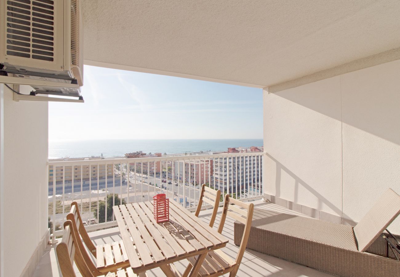 Apartamento en Canet d´en berenguer - Global Vacacional: Apartamento de 2 habitaciones con terraza y vistas al mar