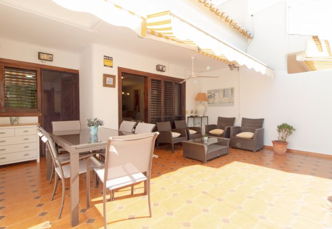Casa adosada en Canet d´en berenguer - Global Properties: Adosado con piscina en la playa de Canet Casa adosada en Canet d´en berenguer - Global Properties: Adosado con piscina en la playa de Canet