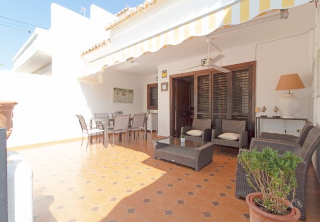 Casa adosada en Canet d´en berenguer - Global Properties: Adosado con piscina en la playa de Canet Casa adosada en Canet d´en berenguer - Global Properties: Adosado con piscina en la playa de Canet
