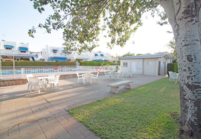 Casa adosada en Canet d´en berenguer - Global Properties: Adosado con piscina en la playa de Canet Casa adosada en Canet d´en berenguer - Global Properties: Adosado con piscina en la playa de Canet