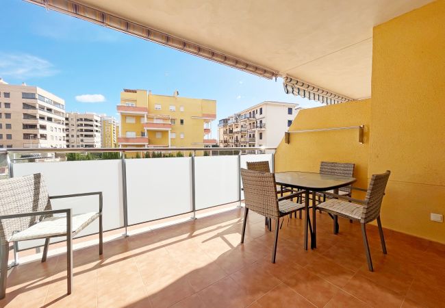 Apartamento en Canet d´en berenguer - Global Properties: Piso práctico, con terraza y piscina en la playa de Canet