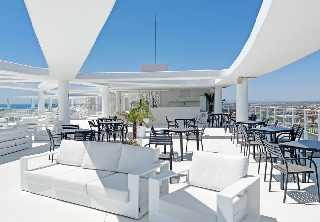 Apartamento en Canet d´en berenguer - Global Properties: Moderno apartamento de dos terrazas con vistas al mar y a la montaña. Apartamento en Canet d´en berenguer - Global Properties: Moderno apartamento de dos terrazas con vistas al mar y a la montaña.