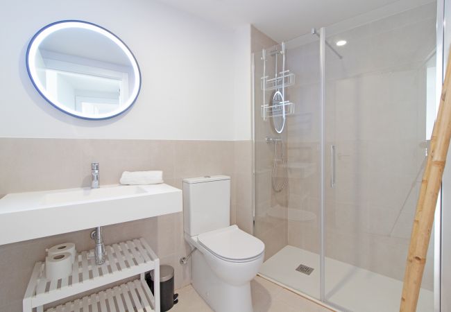 Apartamento en Canet d´en berenguer - Global Properties: Moderno apartamento de dos terrazas con vistas al mar y a la montaña. Apartamento en Canet d´en berenguer - Global Properties: Moderno apartamento de dos terrazas con vistas al mar y a la montaña.