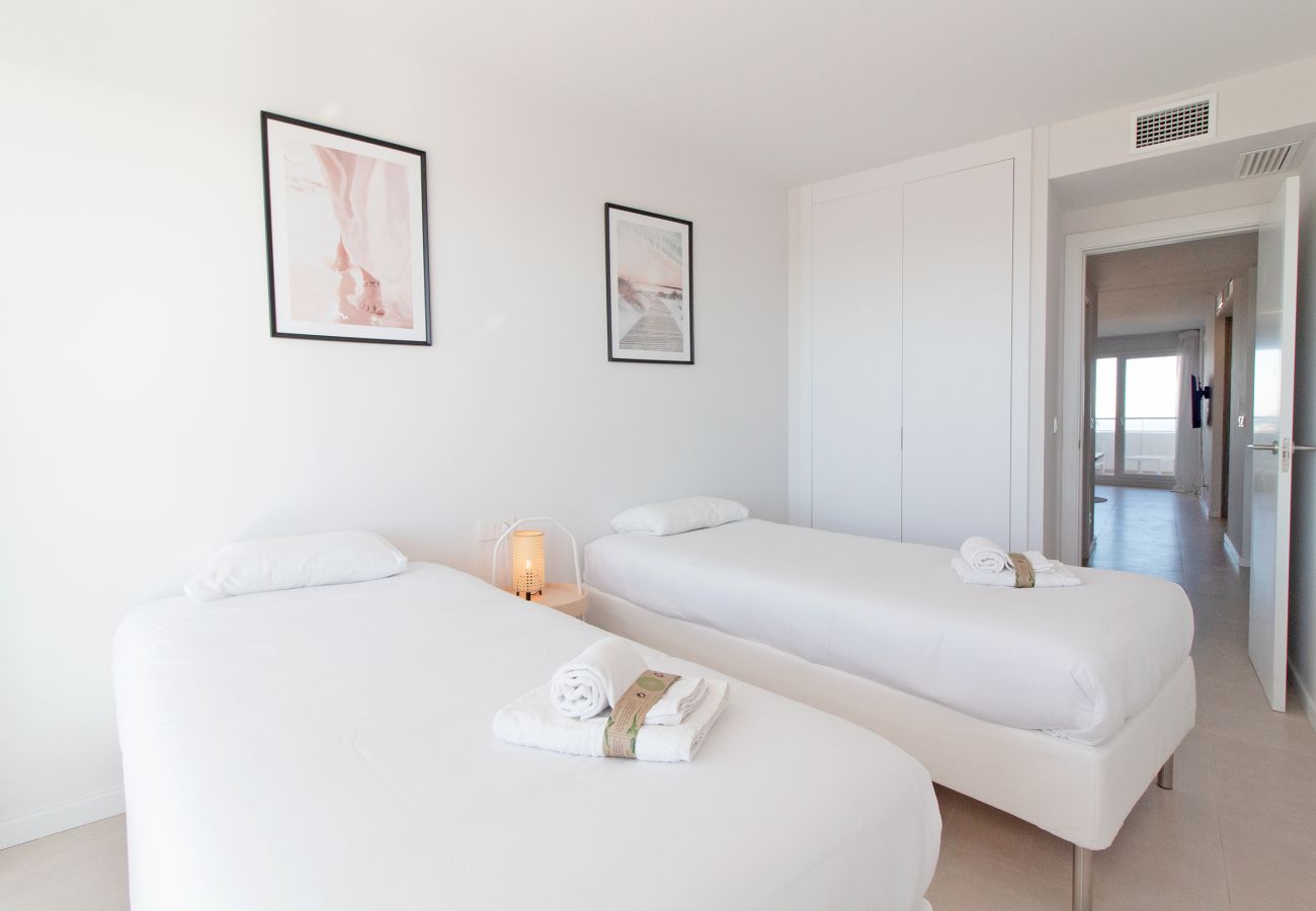 Apartamento en Canet d´en berenguer - Global Properties: Moderno apartamento de dos terrazas con vistas al mar y a la montaña. Apartamento en Canet d´en berenguer - Global Properties: Moderno apartamento de dos terrazas con vistas al mar y a la montaña.
