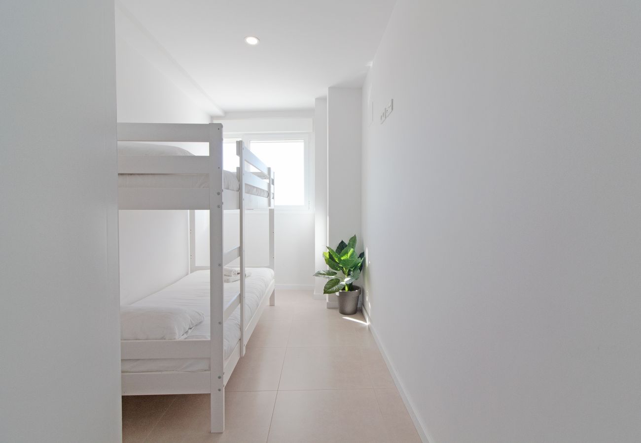 Apartamento en Canet d´en berenguer - Global Properties: Moderno apartamento de dos terrazas con vistas al mar y a la montaña. Apartamento en Canet d´en berenguer - Global Properties: Moderno apartamento de dos terrazas con vistas al mar y a la montaña.