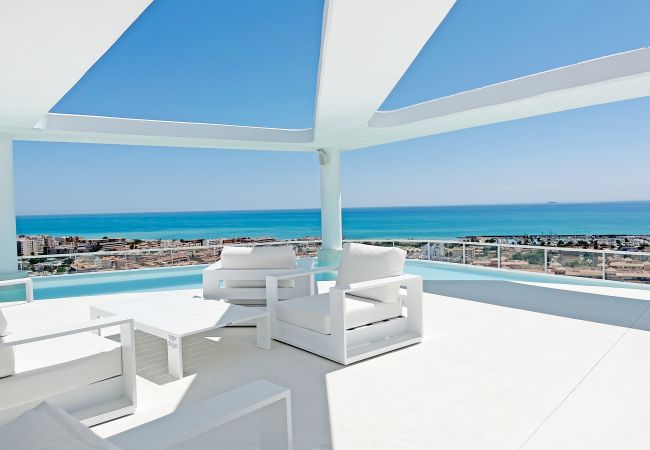 Apartamento en Canet d´en berenguer - Global Properties: Moderno apartamento con dos terrazas con vistas al mar y a la montaña Apartamento en Canet d´en berenguer - Global Properties: Moderno apartamento con dos terrazas con vistas al mar y a la montaña