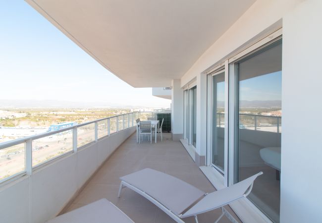 Apartamento en Canet d´en berenguer - Global Properties: Moderno apartamento con dos terrazas con vistas al mar y a la montaña Apartamento en Canet d´en berenguer - Global Properties: Moderno apartamento con dos terrazas con vistas al mar y a la montaña