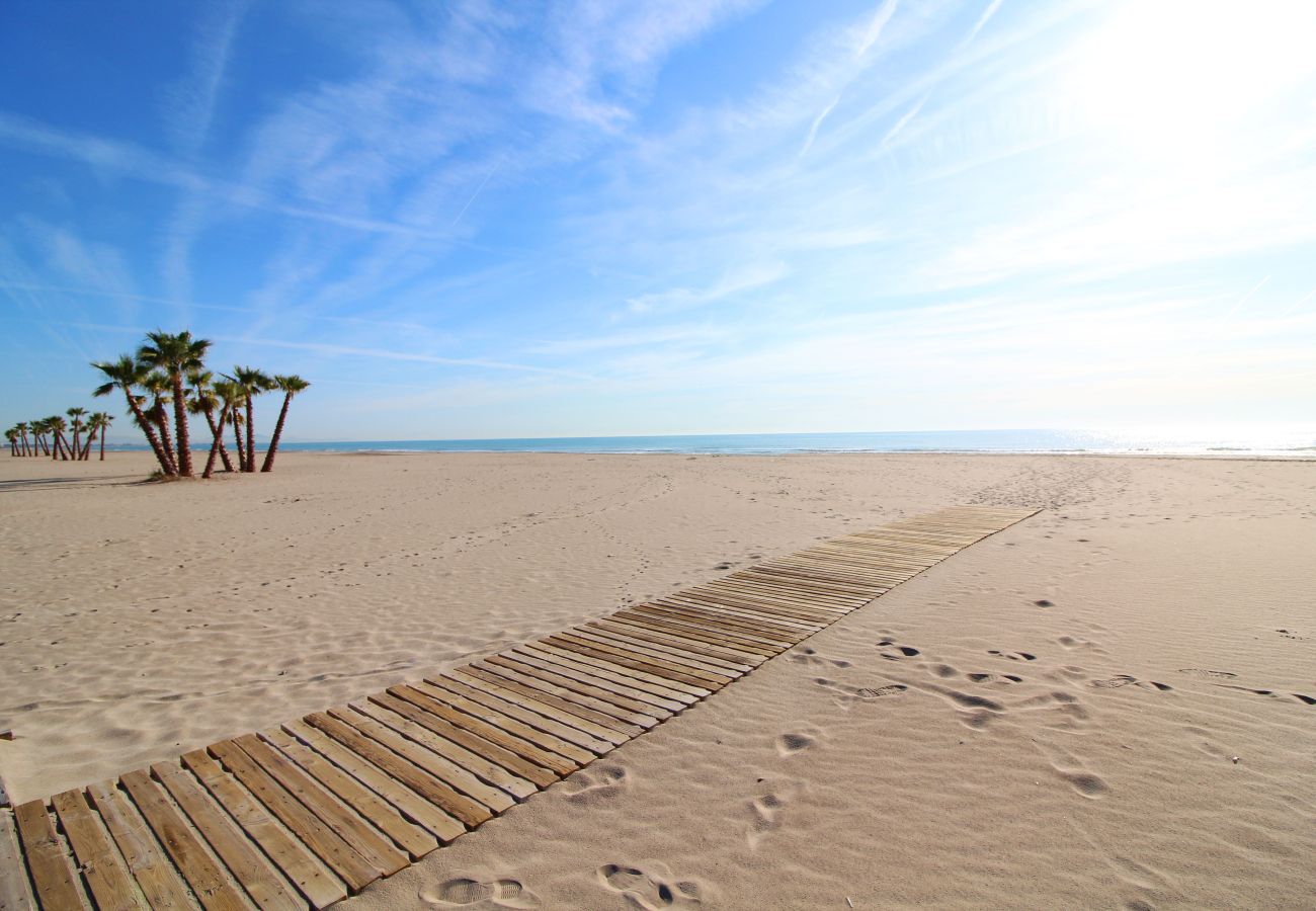 Apartamento en Canet d´en berenguer - Global Properties: Apartamento con piscina y terraza en la playa de Canet Apartamento en Canet d´en berenguer - Global Properties: Apartamento con piscina y terraza en la playa de Canet