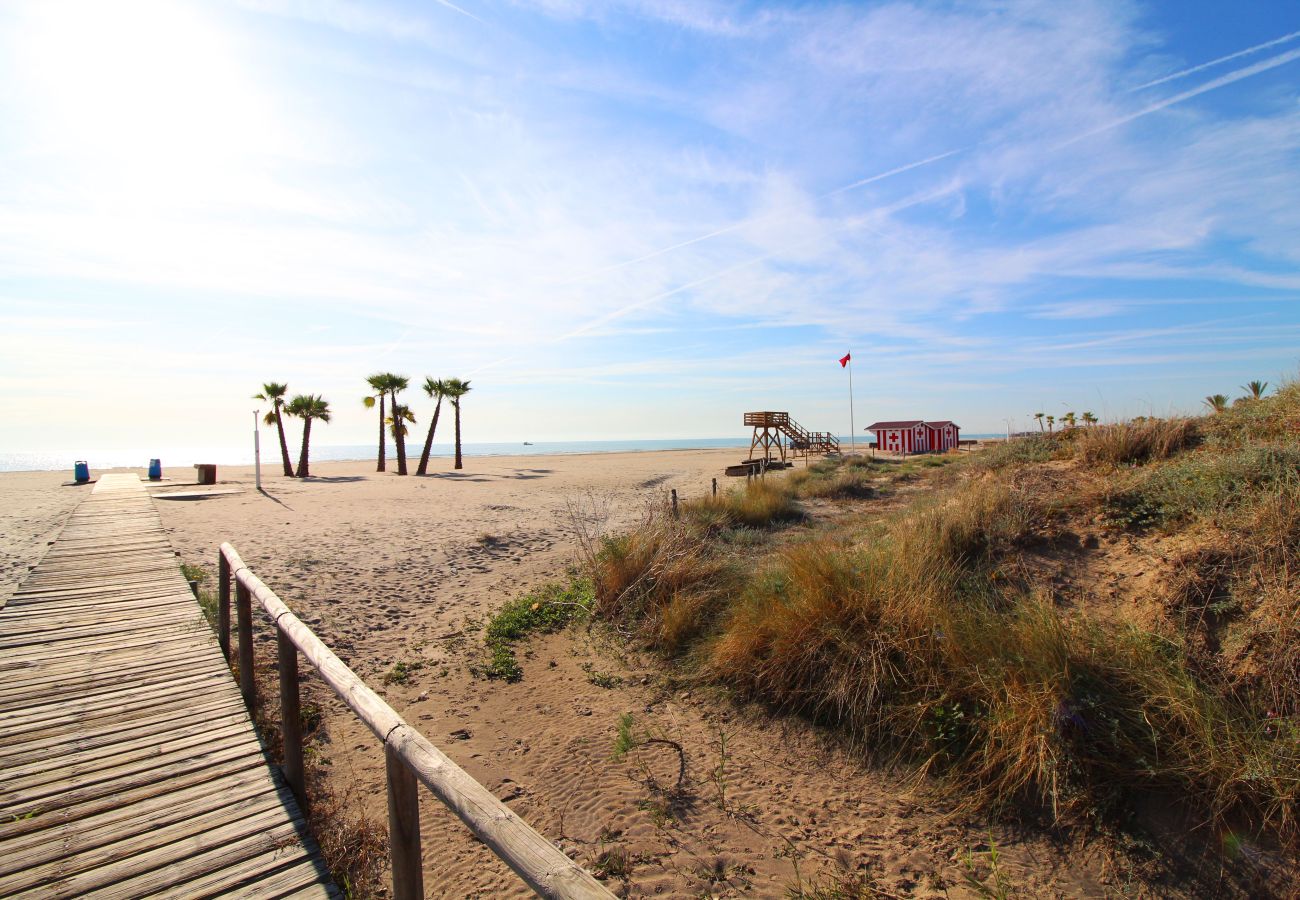 Apartamento en Canet d´en berenguer - Global Properties: Apartamento con piscina y terraza en la playa de Canet Apartamento en Canet d´en berenguer - Global Properties: Apartamento con piscina y terraza en la playa de Canet