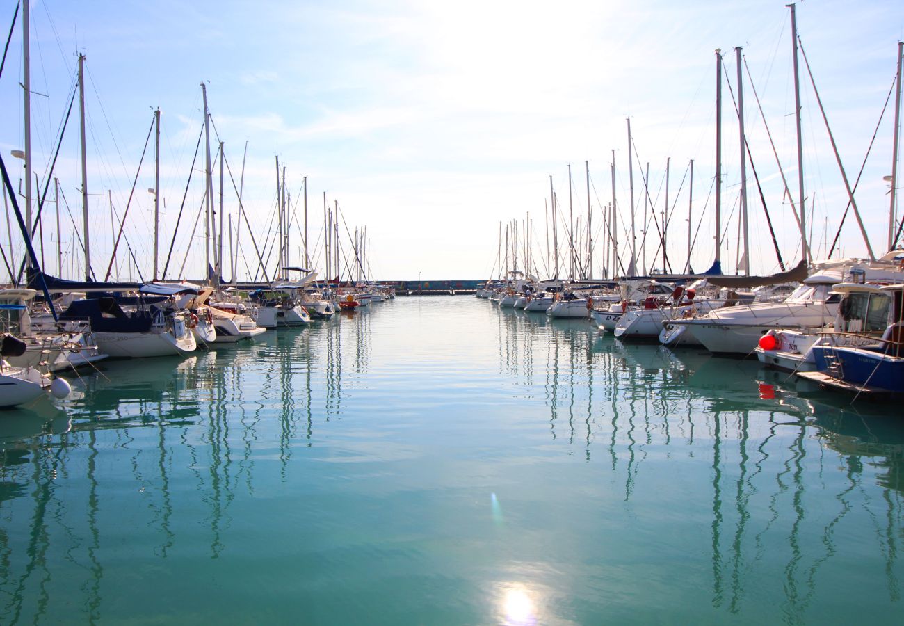 Apartamento en Canet d´en berenguer - Global Properties: Apartamento con piscina y terraza en la playa de Canet Apartamento en Canet d´en berenguer - Global Properties: Apartamento con piscina y terraza en la playa de Canet