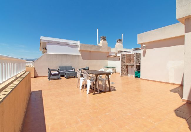 Apartamento en Canet d´en berenguer - Global Properties: Apartamento con terraza de 70 m² y piscina en Canet d'en Berenguer