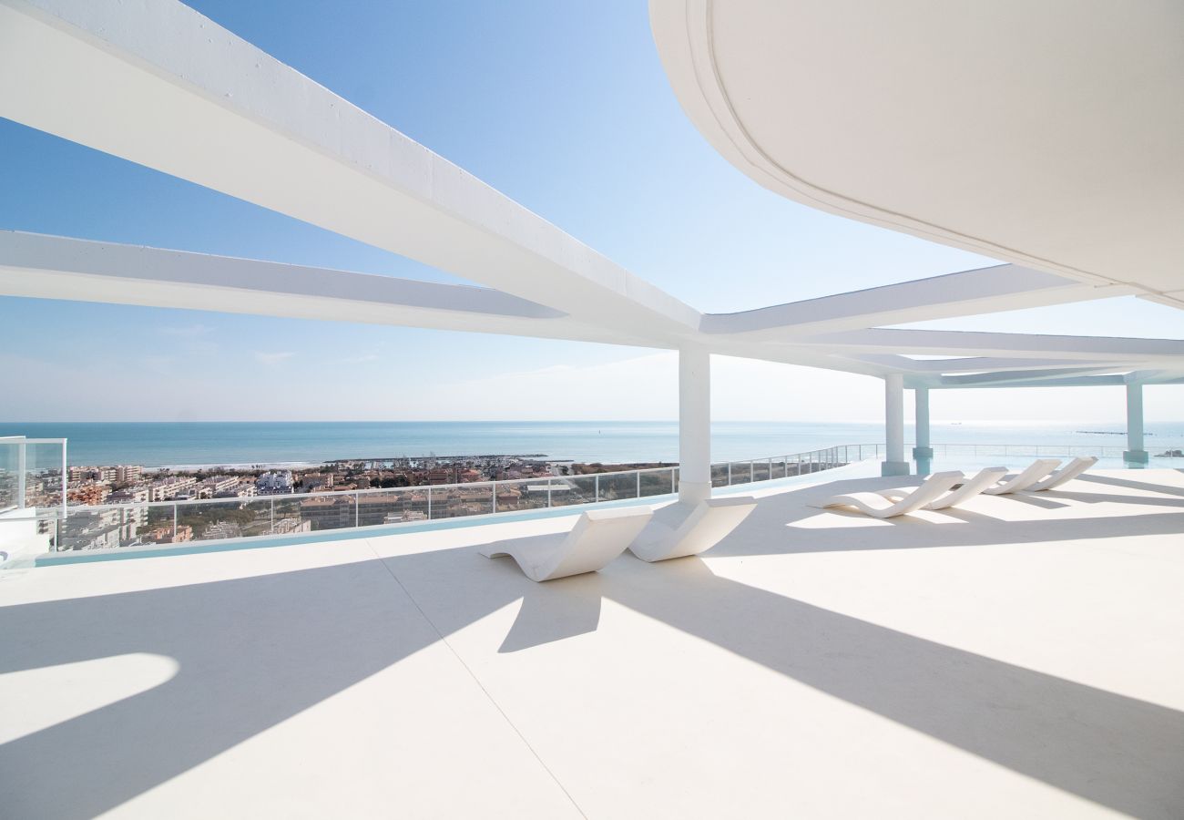 Apartamento en Canet d´en berenguer - Global Properties: Apartamento de dos terrazas con vistas al mar y piscina en Canet
