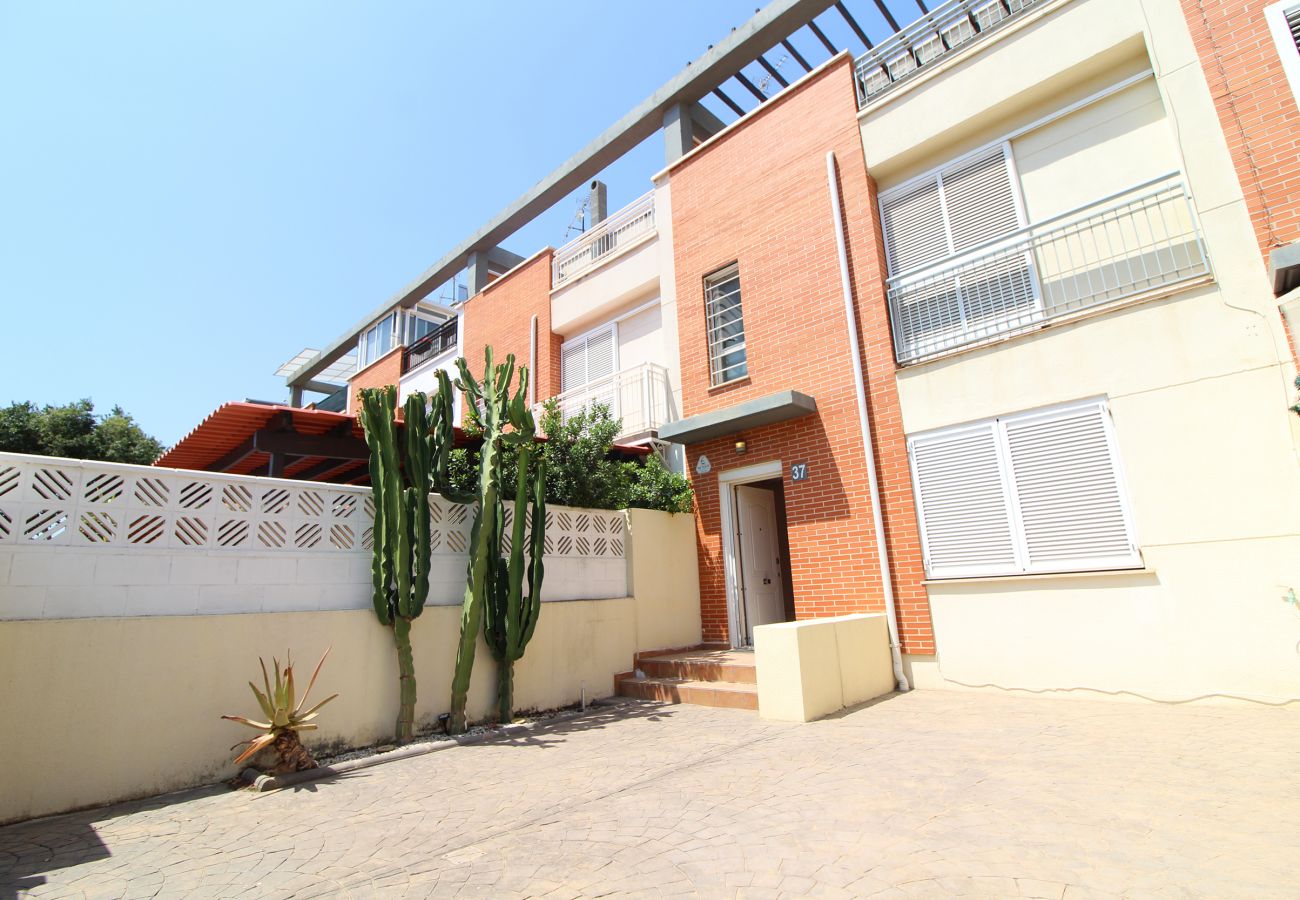 Terraced House in Puerto de Sagunto - Global Properties: Modern and practical townhouse in Puerto de Sagunto