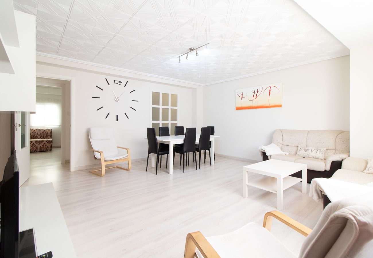 Apartment in Puerto de Sagunto - Global Properties: 4-bedroom apartment 100 m from the beach