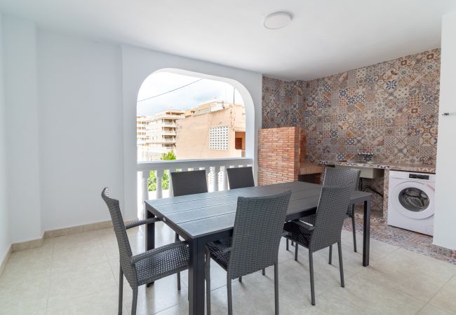  in Moncofar - Global Properties: 3-Bedroom Home with Terrace in Moncofar